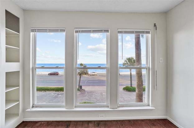 Building Photo - 8416 Seawall Blvd