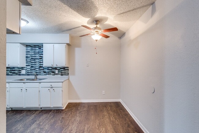 Building Photo - Best Value 2BR in Moore - $99 Move in Special!