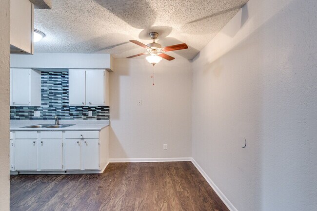 Building Photo - Best Value 2BR in Moore - Up to $1000 Move in Special!