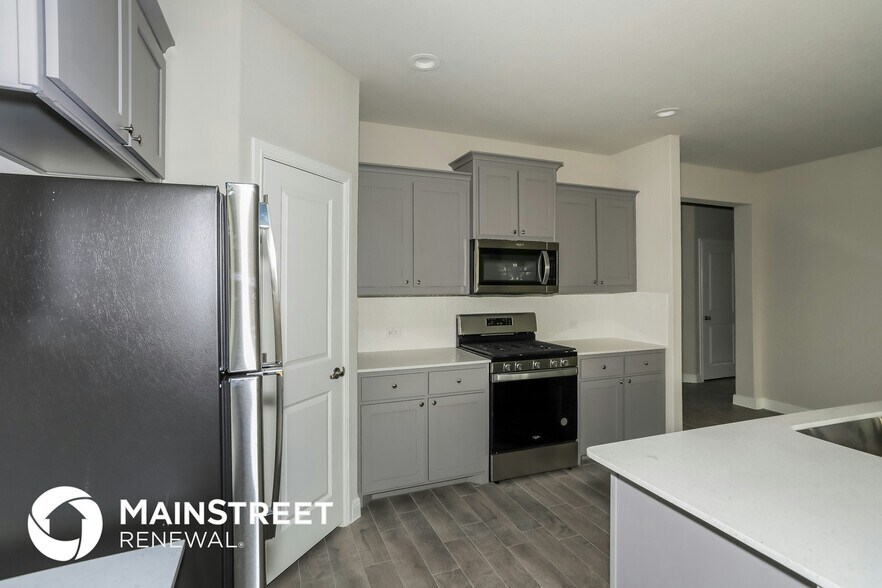 Building Photo - 808 Wilmott Ter