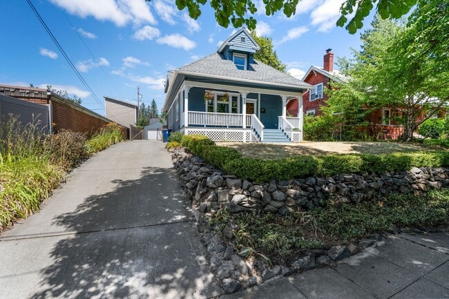 Building Photo - Charming Home in Spokane’s Heart – Unfurnished