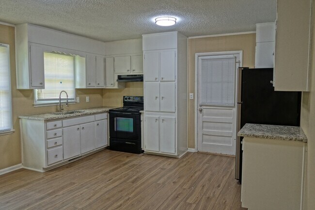 Building Photo - 2505 Piney Branch Rd NW