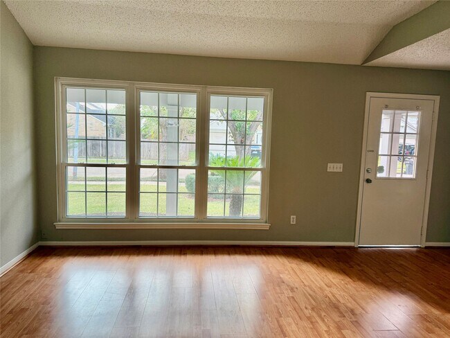 Building Photo - 3610 Bartons Ln