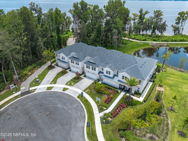 Building Photo - 27 Oak Pk Dr