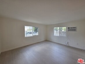 Building Photo - 912 N Ridgewood Pl