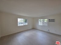 Building Photo - 912 N Ridgewood Pl