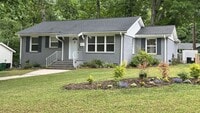 Building Photo - Beautiful 3 Bedroom Home in Windsor Park!
