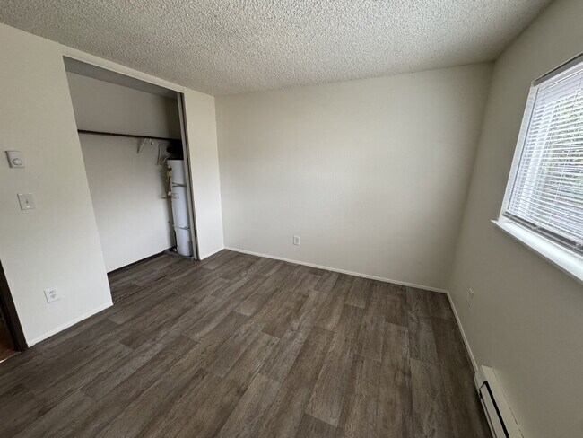 Building Photo - **One Portable AC-Unit included** 2-bedroom / 1-bath, Near Transportation