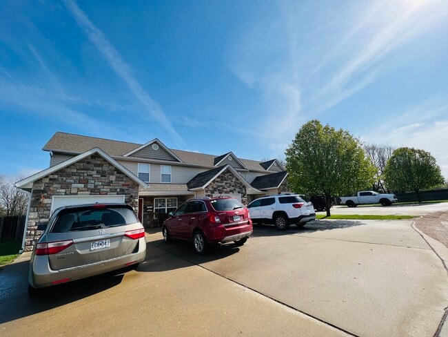 Building Photo - 16144 Holy Cross Ln