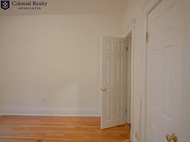 Building Photo - 6 Camelot Ct