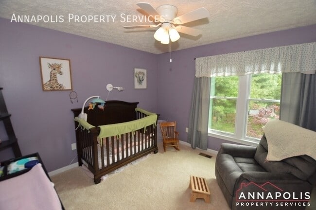 Building Photo - 555 Brightview Dr