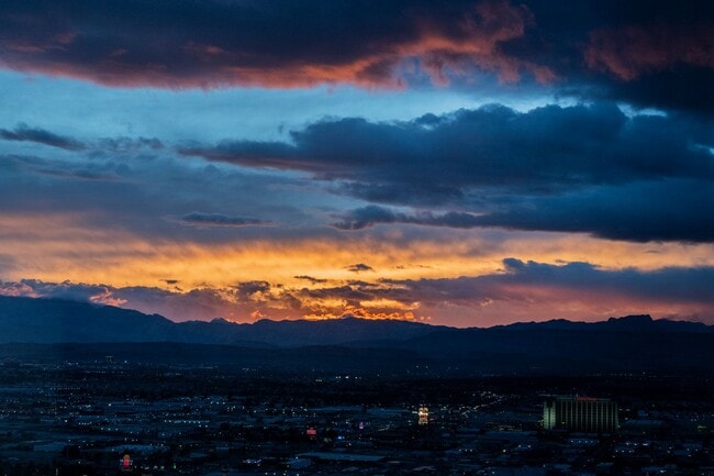 Building Photo - Waldorf Astoria Las Vegas- 1 bed .5 bath on the 39th floor!