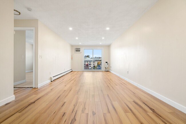 Building Photo - Won't Last |Updated Billerica 1 Bed | Avai...