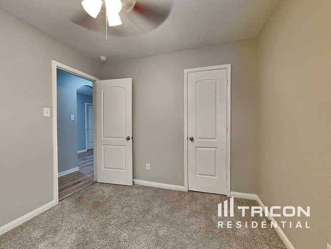 Building Photo - 2111 Juniper Dr