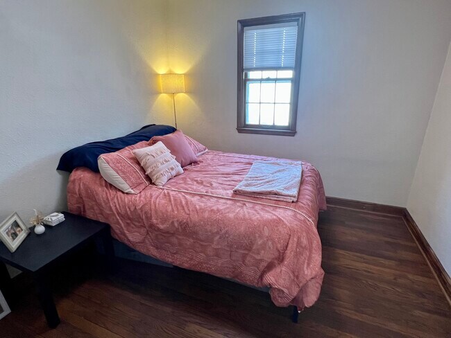 bedroom 2 - 1314 Lincoln Way