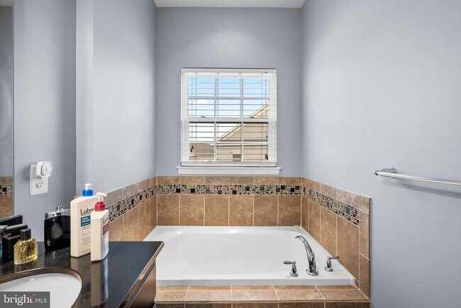 Building Photo - 14903 Rockcastle St