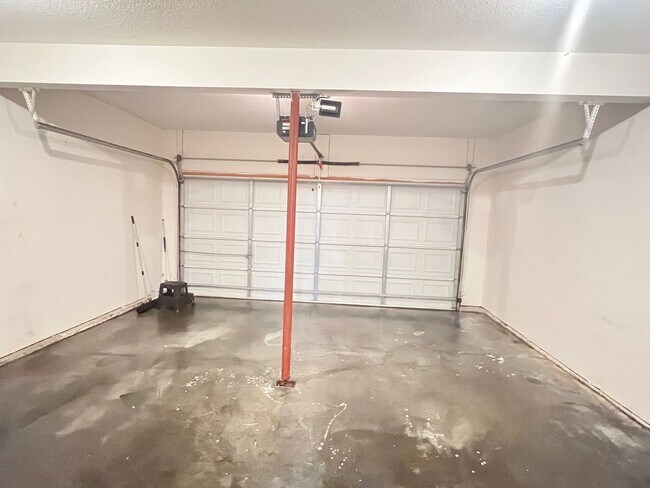 Building Photo - 1511 Legend Trail Dr