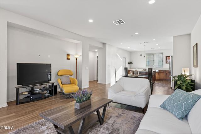 Building Photo - 374 Serra St