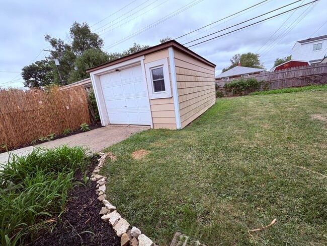 Building Photo - 14024 Irene St