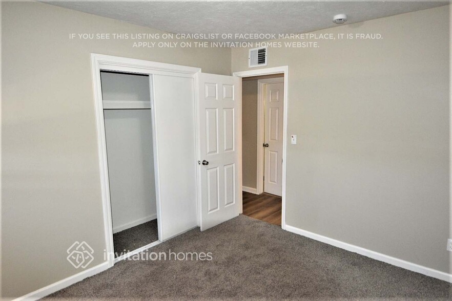Building Photo - 8520 N 33rd Dr