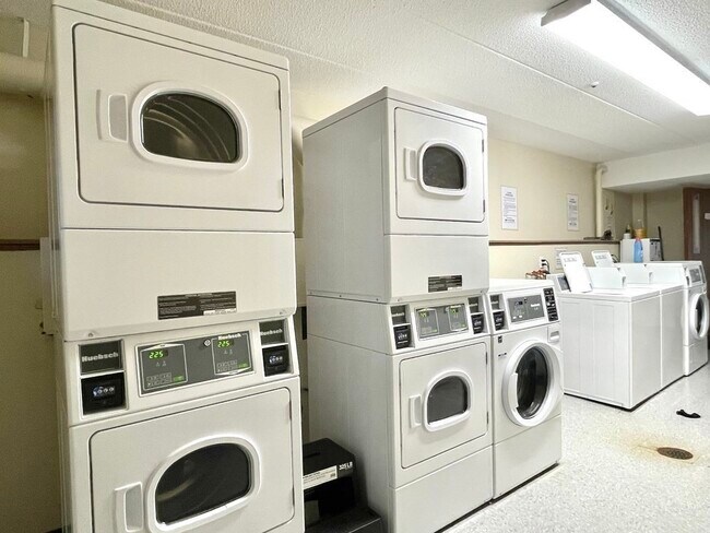 Building Photo - 308 Quarry St