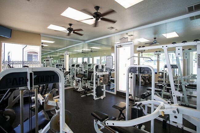 Building Photo - 30902 Club House Dr