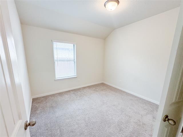 Building Photo - 365 Paloma St