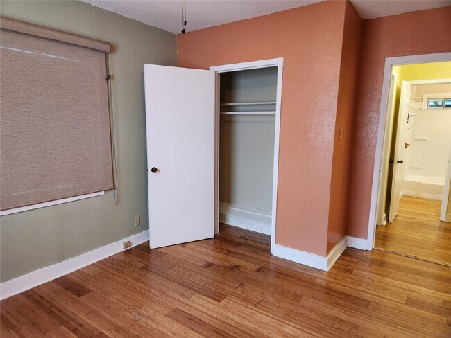 Building Photo - 1807 Church St