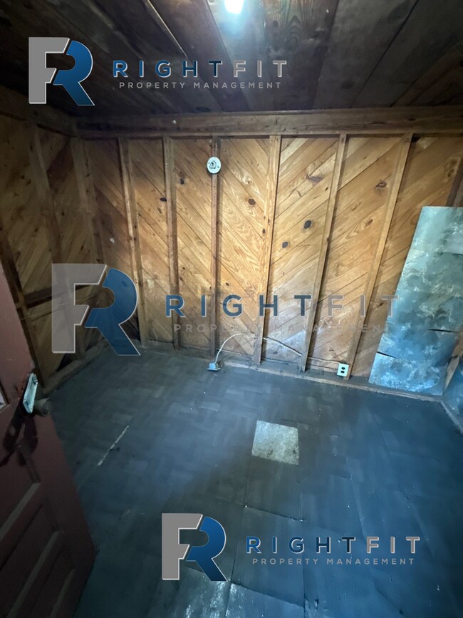 Building Photo - Newly renovated cottage in historic district!