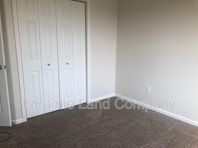 Building Photo - 1219 E Symons St