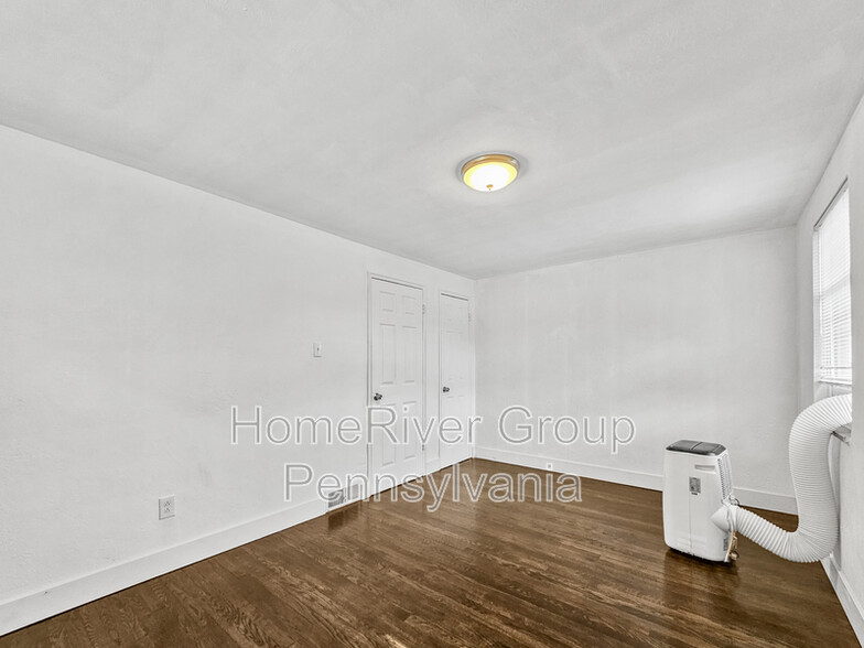 Building Photo - 781 Cooke Dr