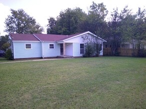 Building Photo - 408 Lumpkin Ave