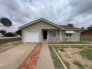 Building Photo - 1112 N 9th St