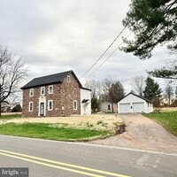 Building Photo - 760 Sanatoga Rd