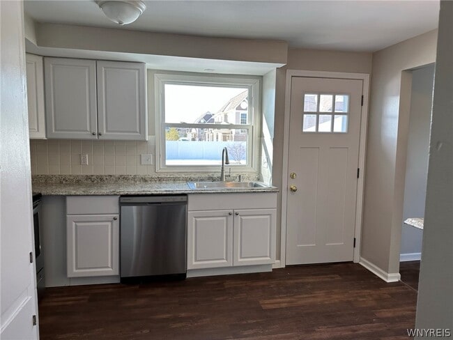 Building Photo - 263 Kaymar Dr