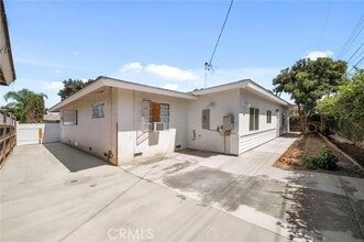 Building Photo - 1026 W Teresa St