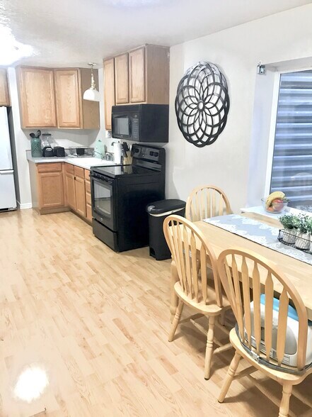 Primary Photo - 544 S Carterville Rd