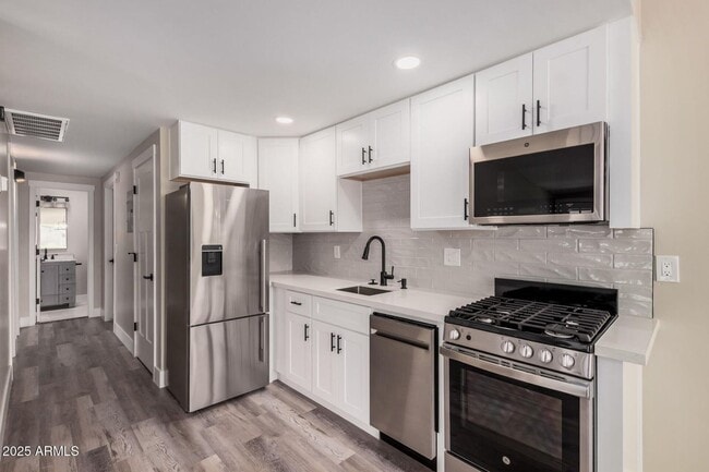 Primary Photo - 3331 N 66th Pl