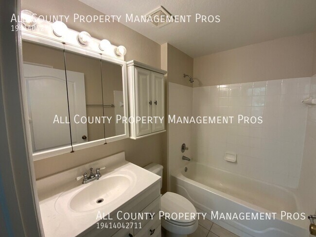 Building Photo - 4156 Central Sarasota Pkwy