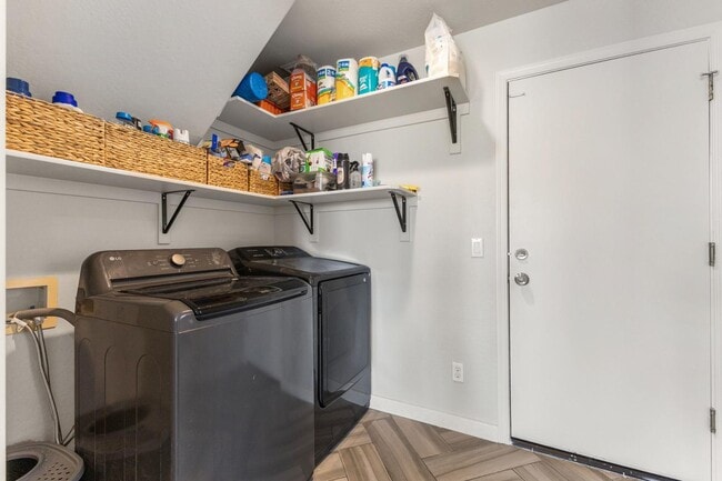 Building Photo - 10340 E Caribbean Ln