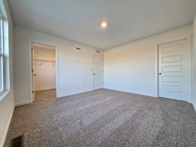 Building Photo - 2268 Barbera Dr