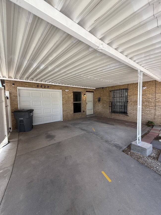 Building Photo - 6828 Escondido Dr