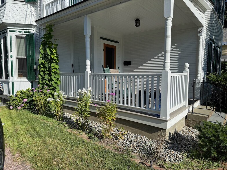 Building Photo - 61 Mansfield Ave