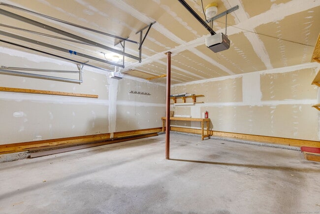 Building Photo - 943 Mt Vernon Rd