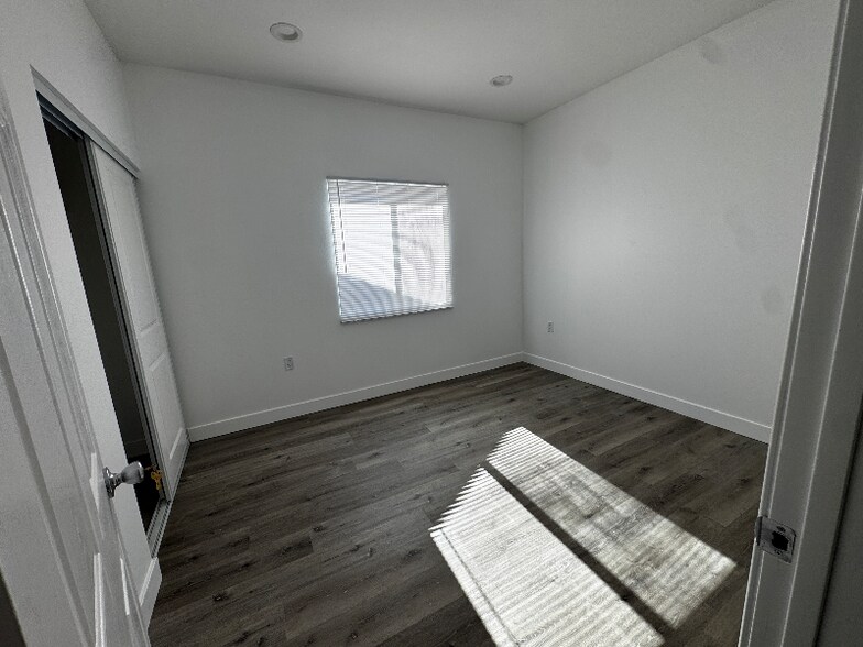 Building Photo - 276 E 2nd St