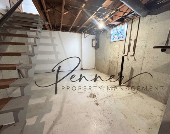 Building Photo - 807 NE Magellan Ave