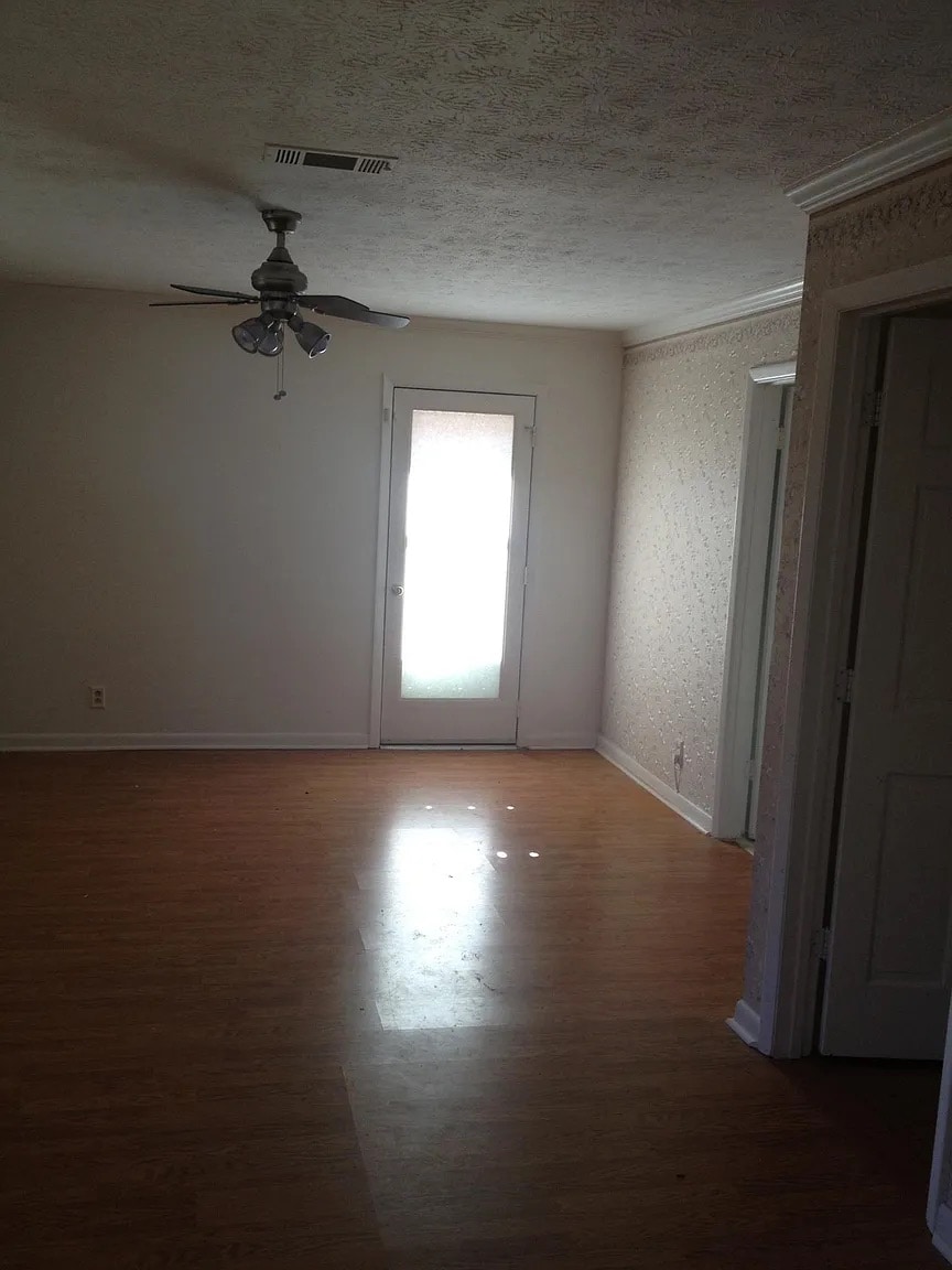 Building Photo - Room in House on Pleasant Hill Rd