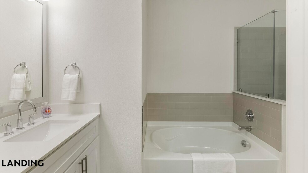 Building Photo - 15777 Quorum Dr