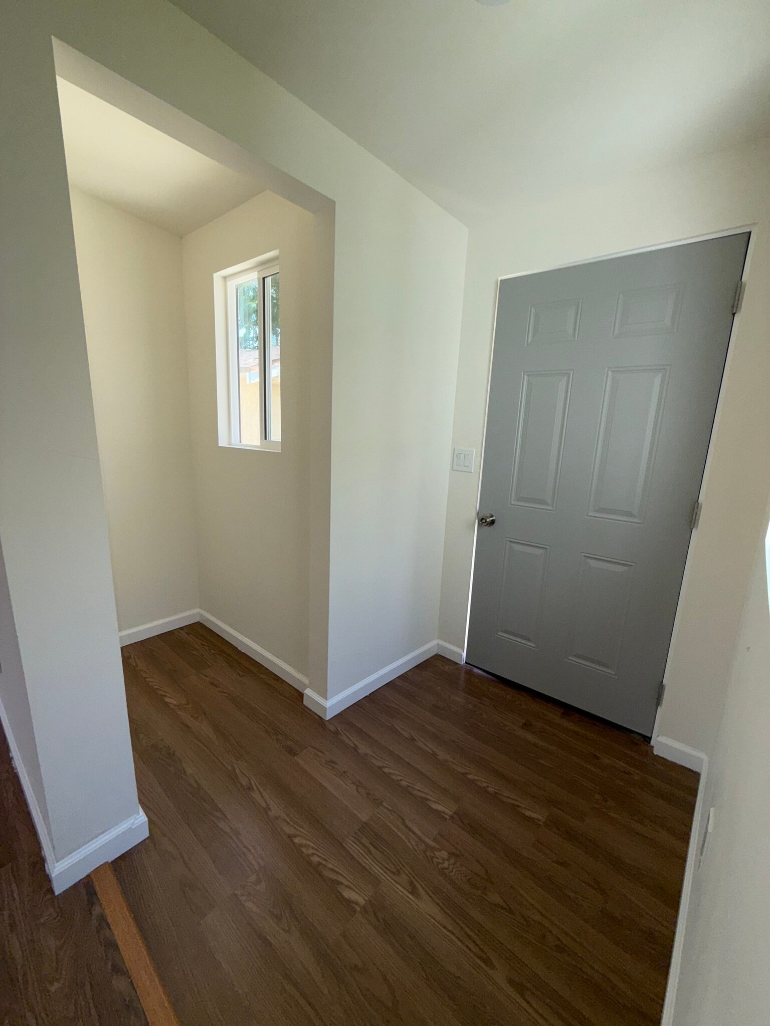 Building Photo - 762 1/2 N Ridgewood Pl