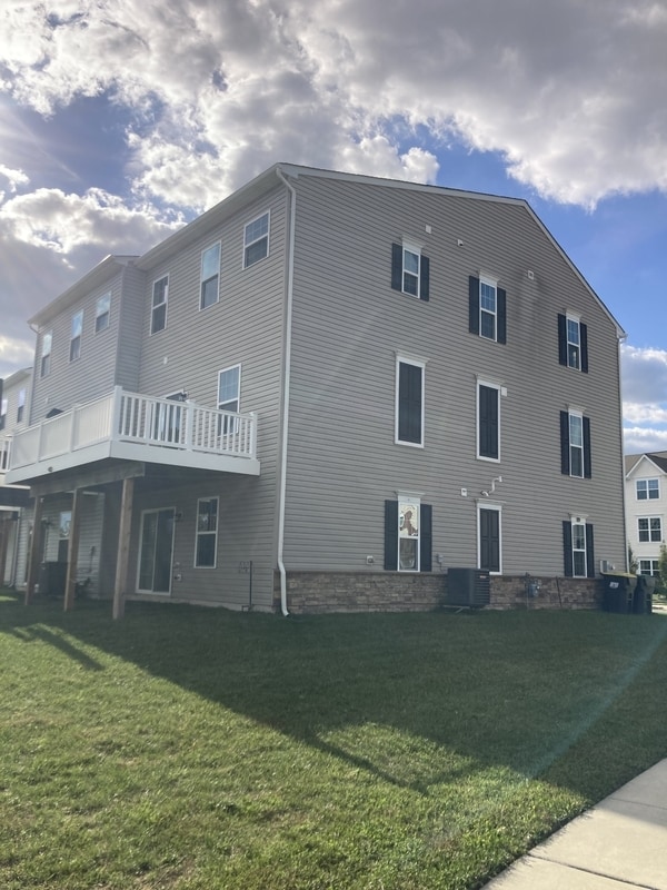 Building Photo - 301 Theodora Way